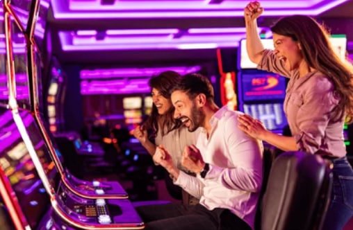 4070 bd lobby pathway connecting sports, slots, and live casino sections